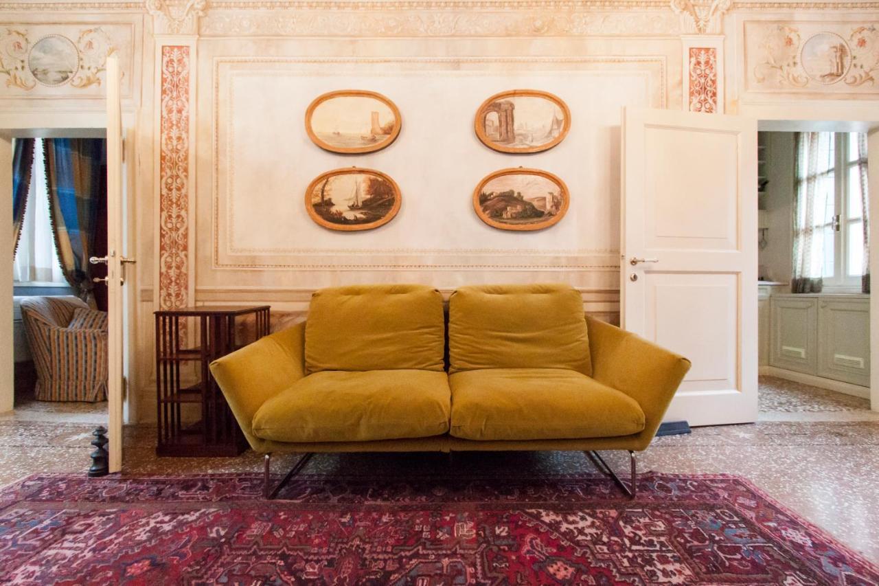 Explore Venice From A Sophisticated Hideaway In San Polo Exterior photo